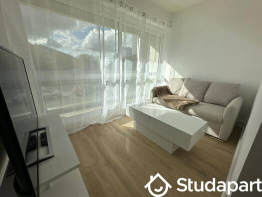 Colocation à louer 390 € 1 pièce 3 chambres 10 m² 1er étage Couronneries Poitiers 86000