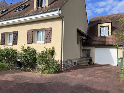 Maison à vendre 499 000 € 6 pièces 4 chambres 140 m² 560 m² de terrain Rambouillet 78120