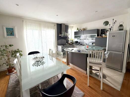 Appartement à vendre 158 500 € 4 pièces 2 chambres 68,81 m² Étage 4/4 Centre Brest 29200