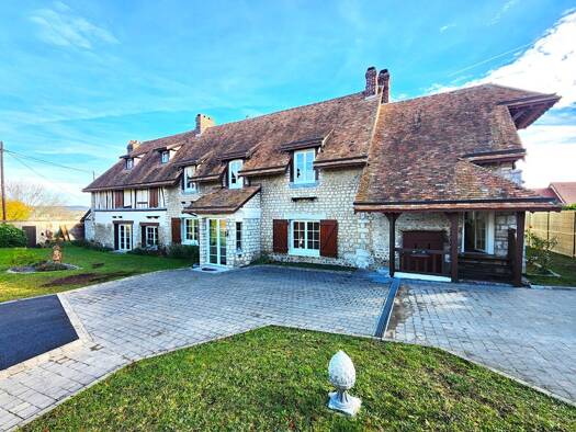 Maison à vendre 596 000 € 9 pièces 6 chambres 300 m² 2 008 m² de terrain Les Damps 27340