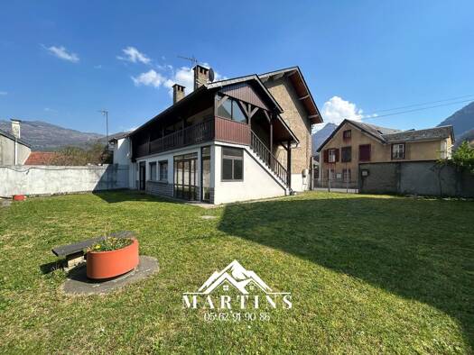 Maison à vendre 263 750 € 8 pièces 5 chambres 172 m² 550 m² de terrain Argelès-Gazost 65400