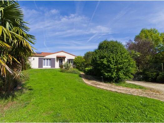 Maison à vendre 299 000 € 6 pièces 5 chambres 132 m² 1 870 m² de terrain Saint-Georges-lès-Baillargeaux 86130