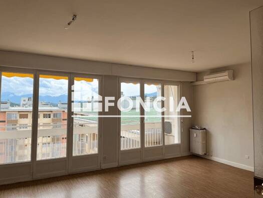 Appartement à louer 1 085 € 4 pièces 3 chambres 99,3 m² 7ème étage Centre Ville Nord Aix-les-Bains 73100