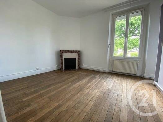Appartement à louer 840 € 3 pièces 2 chambres 66,9 m² 1er étage Dourdan 91410