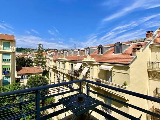 Appartement à vendre 189 000 € 1 pièce 27,04 m² Étage 5/6 Thiers Nice 06000