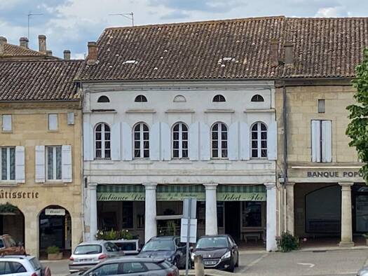 Local commercial à vendre 366 000 € 316 m² de surface de vente Sauveterre-de-Guyenne 33540