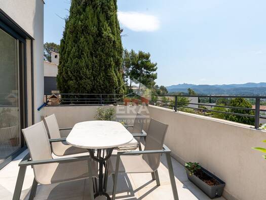 Appartement à vendre 499 000 € 4 pièces 3 chambres 82 m² 1er étage Sud Bouc Bel Air 13320