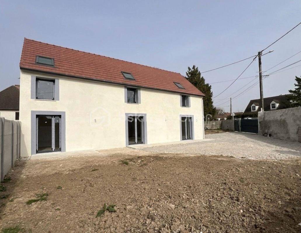 Maison à vendre, 114m², ESTOUCHES
