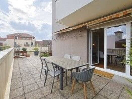 Appartement à louer 1 890 € 3 pièces 2 chambres 61 m² Étage 1/5 Centre Nanterre 92000