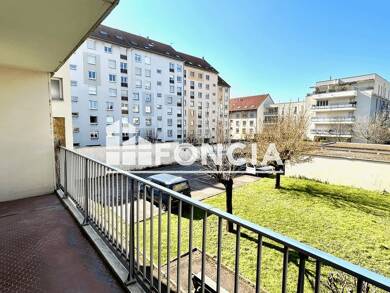 Appartement à louer 1 100 € 4 pièces 3 chambres 77,2 m² RDC Le Grand Trou Lyon 8ème 69008