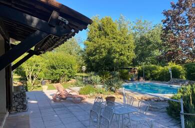 Maison en viager Bouquet 275 000 € 4 pièces 3 chambres 149 m² 1 468 m² de terrain Saint-Cézaire-sur-Siagne 06530