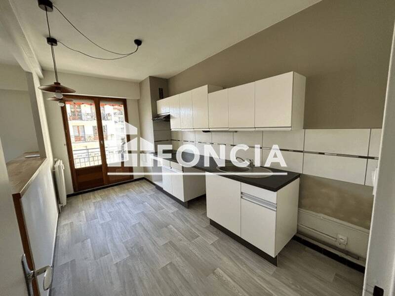 Maison à louer, 67m², NIMES