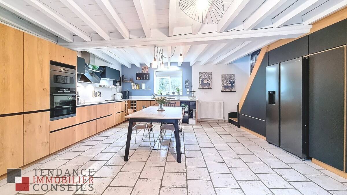 Maison à vendre, 220m², VAUX EN BEAUJOLAIS