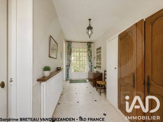 Maison de ville à vendre 210 000 € 8 pièces 3 chambres 213 m² Route d'Orleans Pithiviers 45300