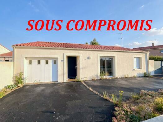 Maison de plain-pied à vendre 179 000 € 3 pièces 2 chambres 85 m² 630 m² de terrain Les Brouzils 85260