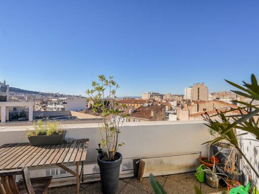 Appartement à vendre 350 000 € 3 pièces 2 chambres 65 m² Étage 6/6 Lodi Marseille 6ème arrondissement 13006