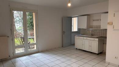 Appartement à louer 680 € 2 pièces 1 chambre 36 m² Rue de Doubs Pontarlier 25300
