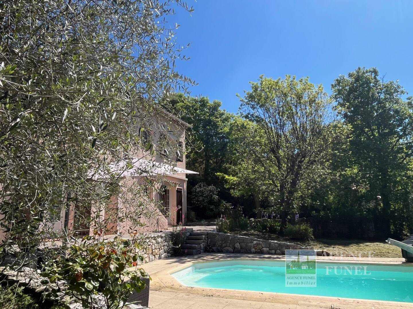 Maison à vendre, 138m², SAINT VALLIER DE THIEY