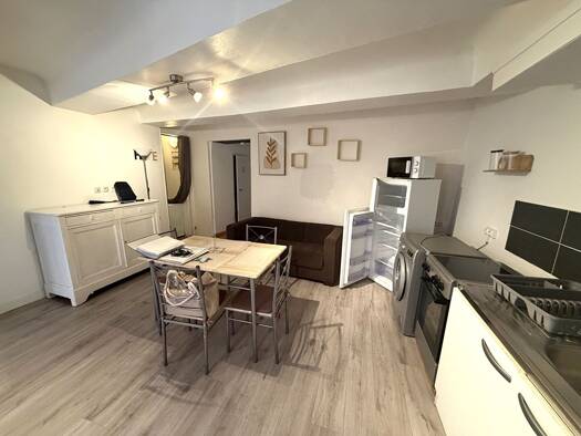 Immeuble à vendre 205 000 € 72,47 m² Centre Saint-Mitre-les-Remparts 13920
