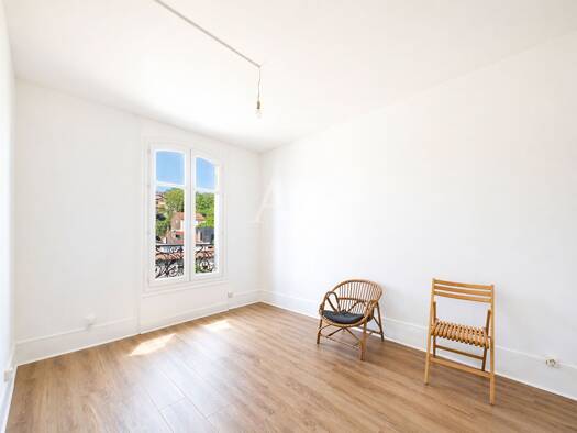 Appartement à vendre 212 000 € 2 pièces 1 chambre 38,33 m² Étage 3/4 Cité Pierre et Marie Curie Ivry-sur-Seine 94200