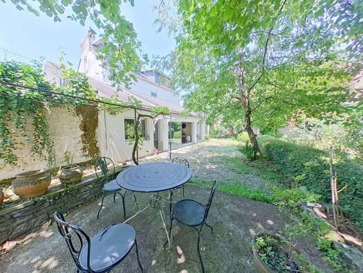 Demeure à vendre 826 800 € 9 pièces 5 chambres 230 m² 1 400 m² de terrain Nantes 44300