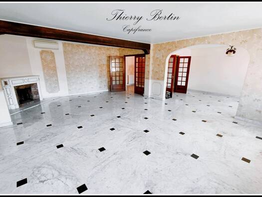 Appartement à vendre 469 000 € 4 pièces 3 chambres 126 m² Étage 1/4 Plateau Notre Dame Sud-Bord de mer-Beaurivage Saint-Raphaël 83700