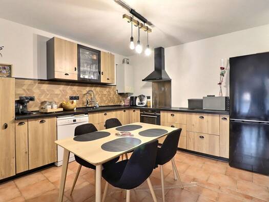 Appartement à vendre 290 000 € 4 pièces 3 chambres 72 m² RDC Sud Plan-de-Cuques 13380