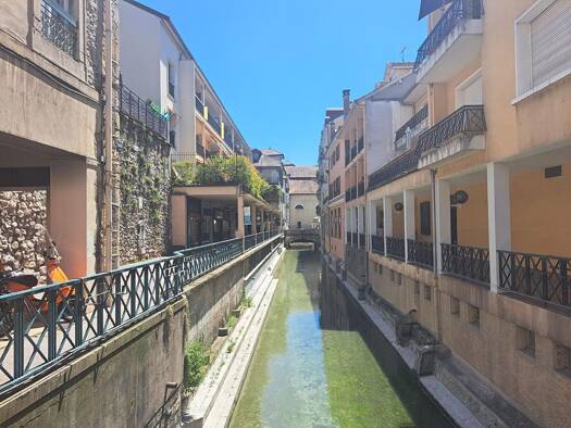 Appartement à vendre 270 000 € 2 pièces 1 chambre 41,14 m² Étage 1/3 Thiou et Semnoz Annecy 74000
