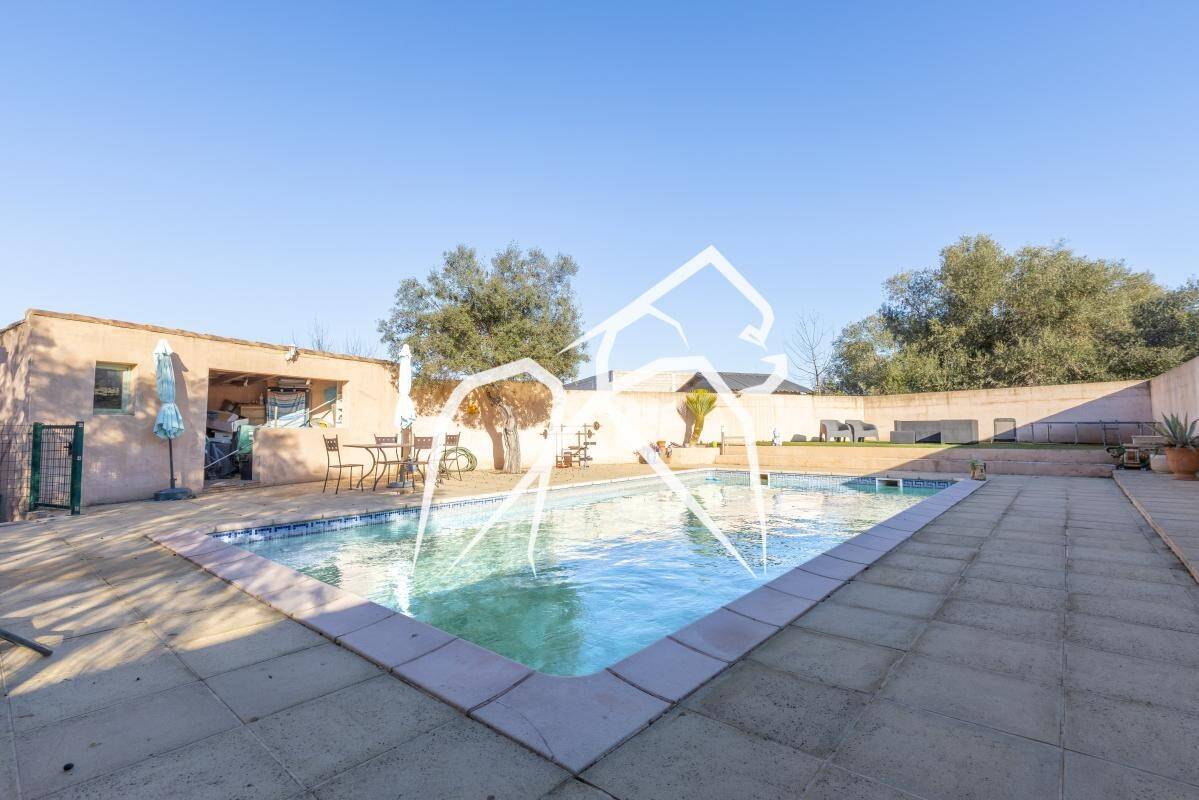 Maison à vendre, 203m², MONTBAZIN