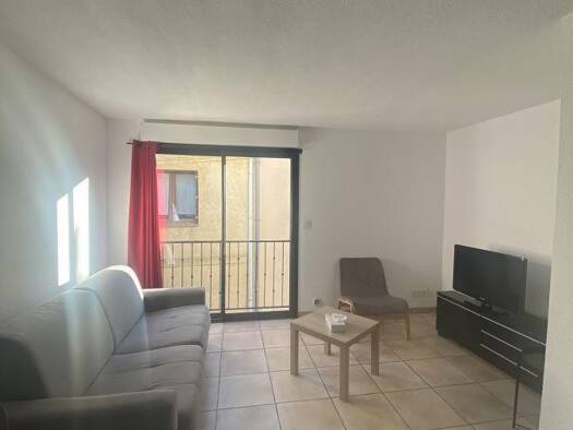 Appartement à louer 650 € 2 pièces 1 chambre 34 m² 1er étage Aigues Mortes 30220