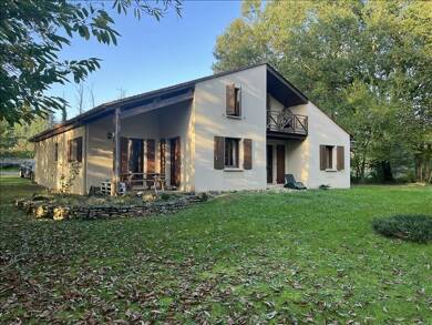 Maison à vendre 197 000 € 6 pièces 5 chambres 168 m² 2 290 m² de terrain Rougnac 16320