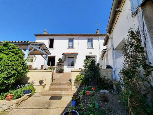 Maison à vendre 249 100 € 6 pièces 4 chambres 193 m² 1 200 m² de terrain Rauzan 33420