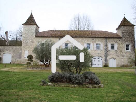 Maison à vendre 899 000 € 24 pièces 12 chambres 943 m² 69 842 m² de terrain Lauzerte 82110