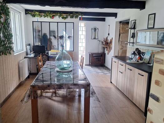 Maison à vendre 217 000 € 9 pièces 5 chambres 167 m² 978 m² de terrain Neuvic 24190