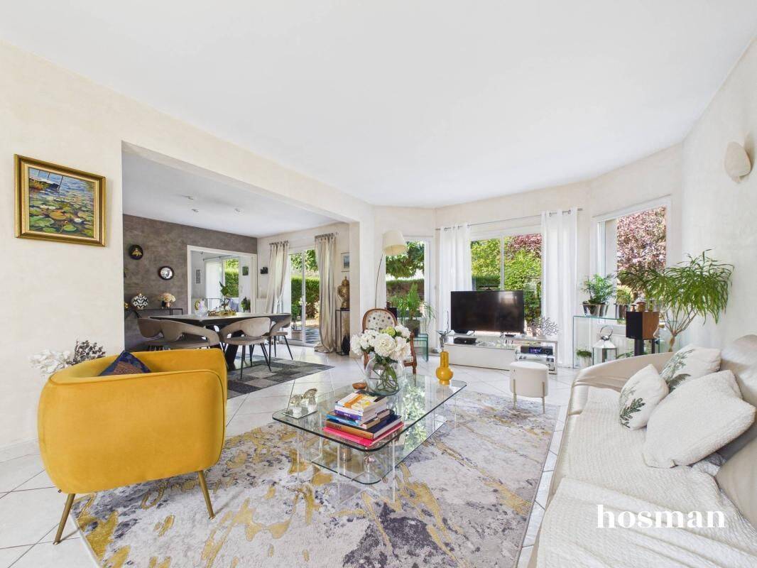Maison de 135m² avec 4 chambres, jardin paysagé et garage - Beau — 2