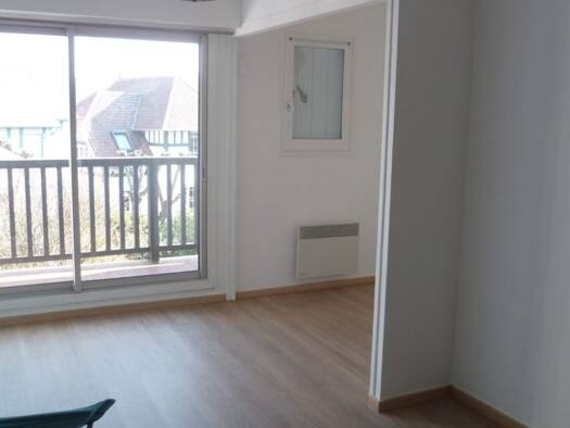 Appartement à louer 555 € 1 pièce 23 m² 1er étage Villers sur Mer 14640