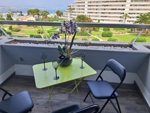 Appartement à vendre 229 900 € 1 pièce 24 m² Étage 6/13 Marina Villeneuve-Loubet 06270
