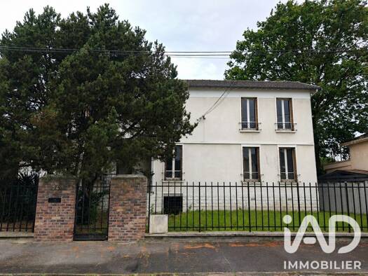 Local commercial à vendre 549 000 € 435,89 m² de surface de vente Rue du Tir-Mont Châlat-Saint Hubert Chelles 77500