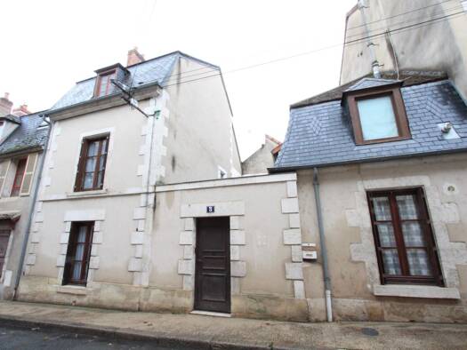 Maison à vendre 70 500 € 5 pièces 3 chambres 115 m² 20 m² de terrain La Charité-sur-Loire 58400