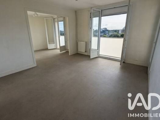Appartement à vendre 135 000 € 4 pièces 2 chambres 65 m² Étage 4/7 Patton Nord Est Melun 77000