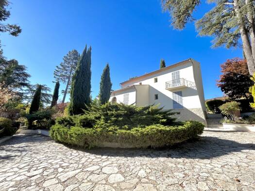 Villa à vendre 1 190 000 € 6 pièces 6 chambres 194 m² 3 710 m² de terrain Gréoux-les-Bains 04800