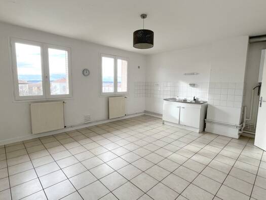 Appartement à louer 630 € 3 pièces 2 chambres 54 m² Étage 3/3 Ambérieu-en-Bugey 01500