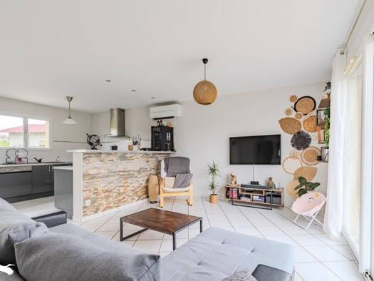 Maison à vendre 231 440 € 5 pièces 4 chambres 110 m² 1 700 m² de terrain Mauriac 33540