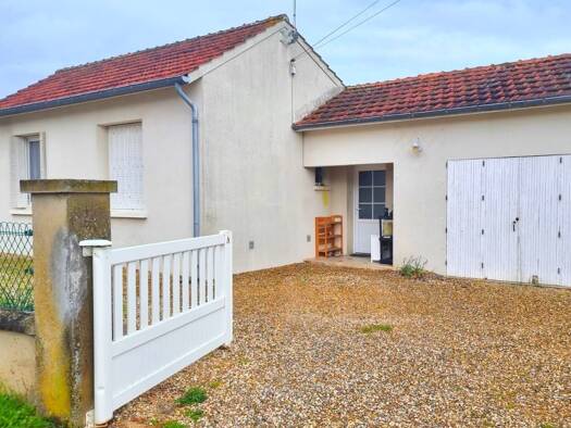 Maison de plain-pied à vendre 149 000 € 4 pièces 2 chambres 60 m² 1 550 m² de terrain Bragny sur Saone 71350