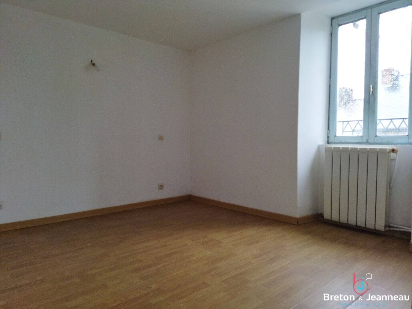 Maison à vendre, 62m², MONTREUIL POULAY