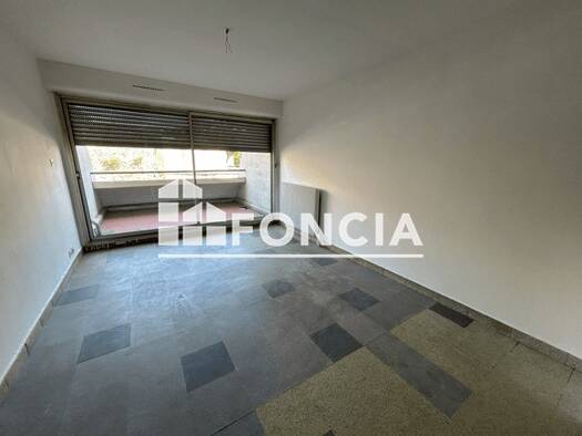 Appartement à louer 550 € 2 pièces 1 chambre 43,9 m² Étage 1/3 Urbain Ouest Bagnols-sur-Cèze 30200