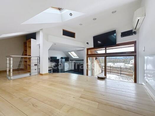 Duplex à vendre 280 000 € 3 pièces 2 chambres 84 m² RDC Marlioz 74270