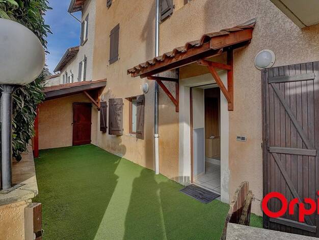 Duplex à vendre 180 000 € 3 pièces 2 chambres 90 m² RDC Centre Est Sud La Tour-du-Pin 38110