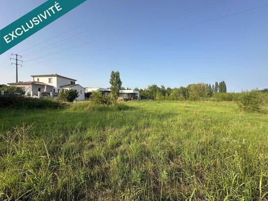 Terrain à vendre 48 000 € 9 223 m² de terrain Sud Pézenas 34120