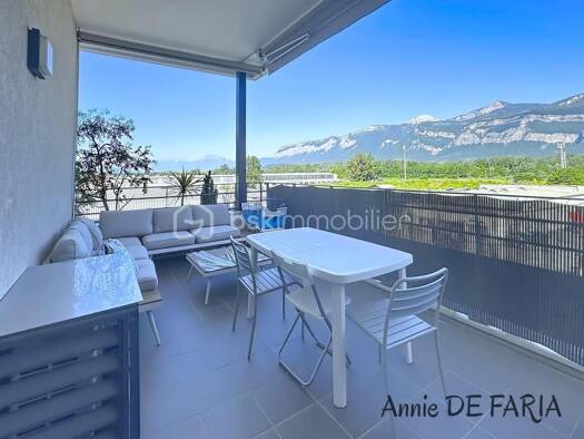 Appartement à vendre 275 000 € 3 pièces 2 chambres 69,74 m² Étage 3/3 Froges 38190